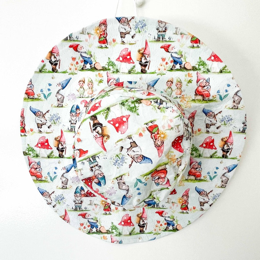 
                  
                    Hat with gnome fabric. 
                  
                