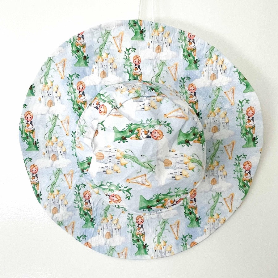
                  
                    Hat with beanstalk print. 
                  
                