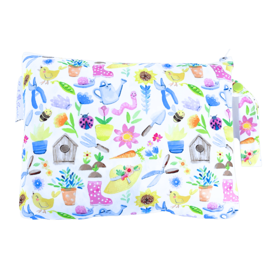 Mini bag with garden themed fabric. 