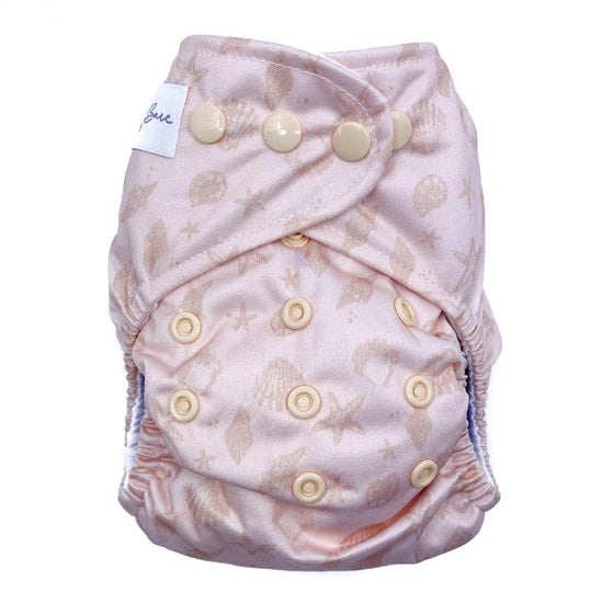 Cloth nappy with shell print